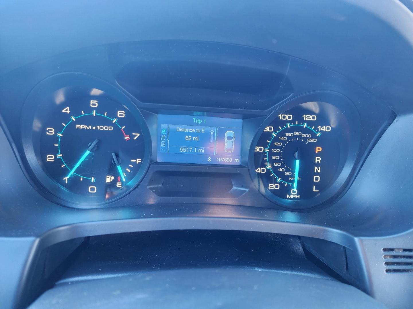 2015 Gray /Gray Ford Explorer XLT (1FM5K7D9XFG) with an 2.0 4CYL. engine, Automatic transmission, located at 1221 Madison St., Shelbyville, TN, 37160, (931) 680-9439, 0.000000, 0.000000 - Photo#8